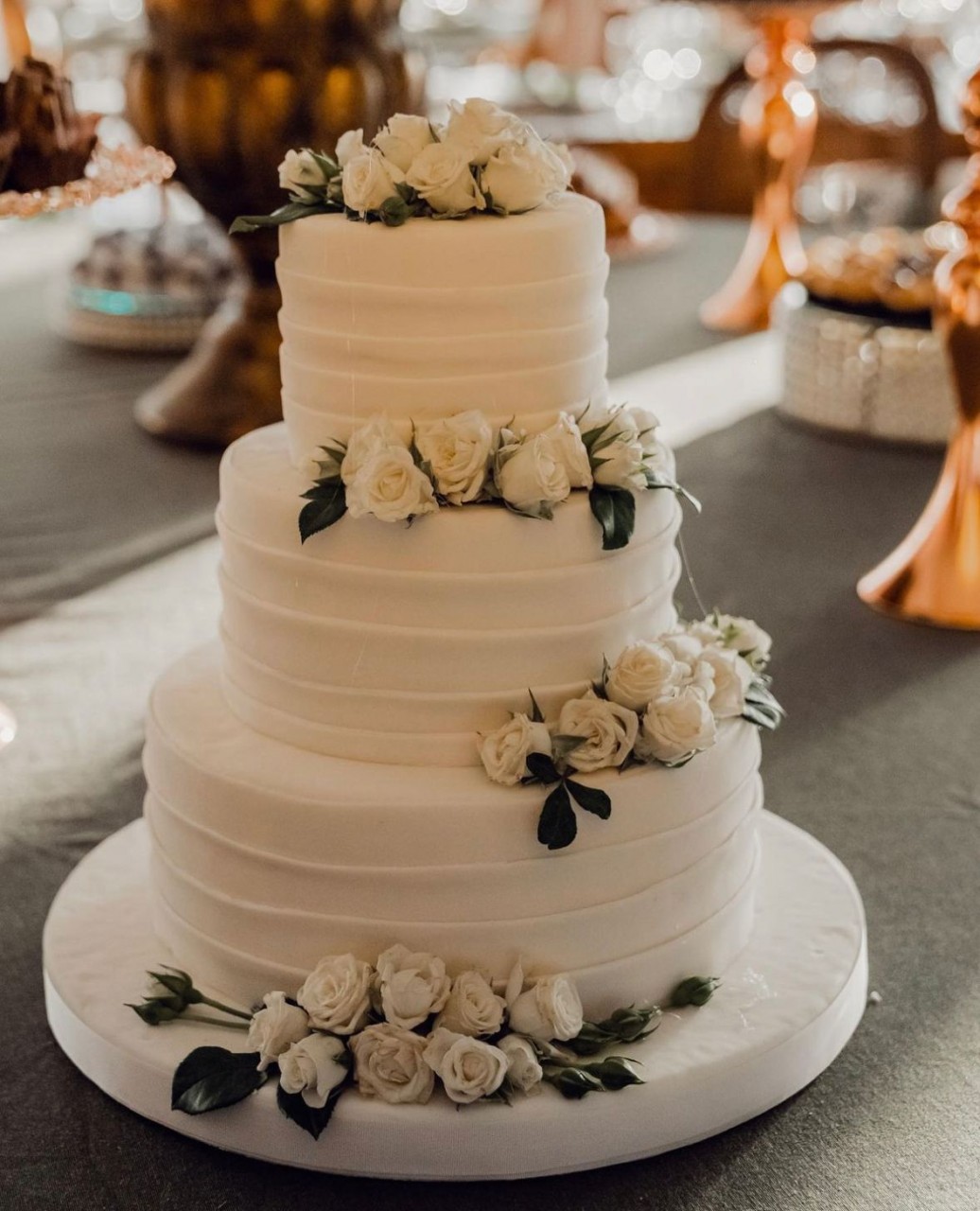 O Significado por Trás do Bolo de Casamento: Mais do que uma Sobremesa
